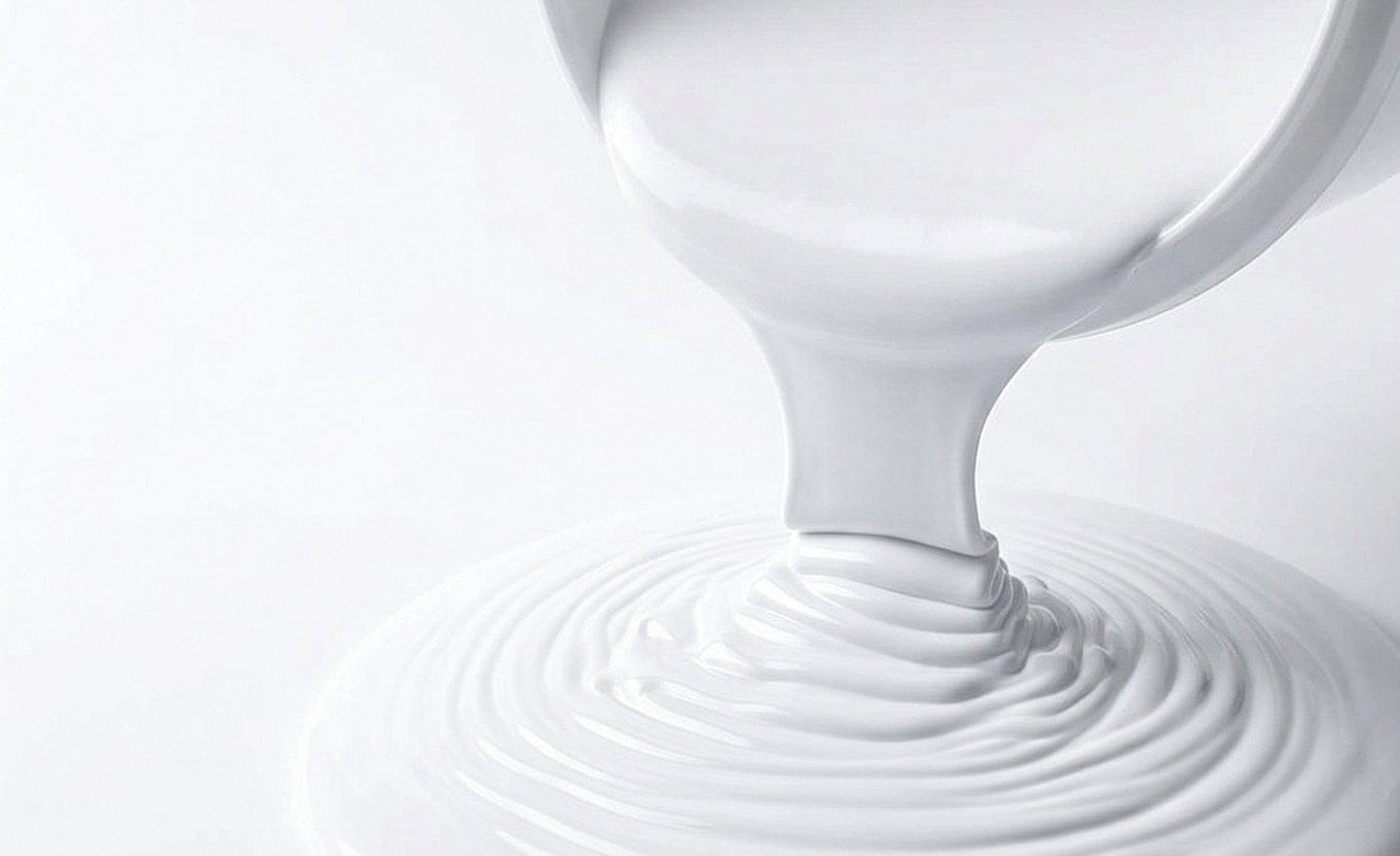 Liquid Nano Aerogel insulation coating display - Showcasing high viscosity and fine nano-scale coating texture