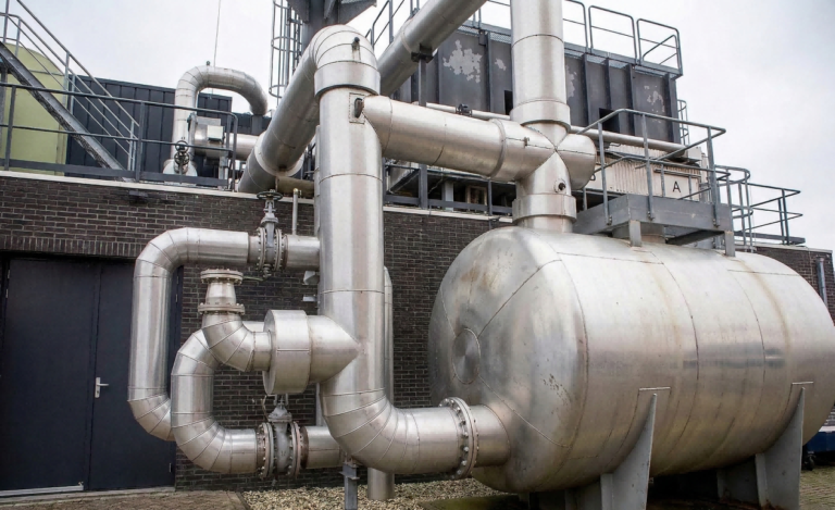 Huizhou Petrochemical Zone industrial pipeline insulation project - Industrial tanks and network utilizing RS high-density rock wool pipe insulation
