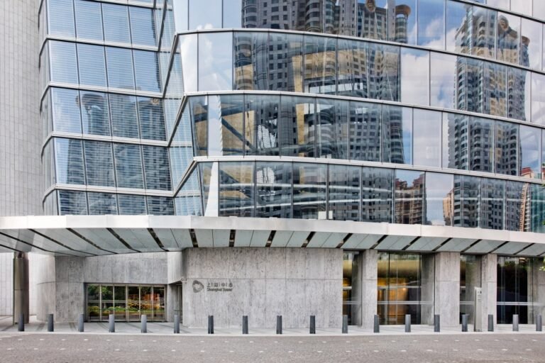 Shanghai Tower podium project - Featuring RS high-precision EPS decorative cornices and architectural facade components